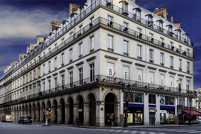 Photo du magasin BENLUX depuis la rue de Rivoli à Paris
